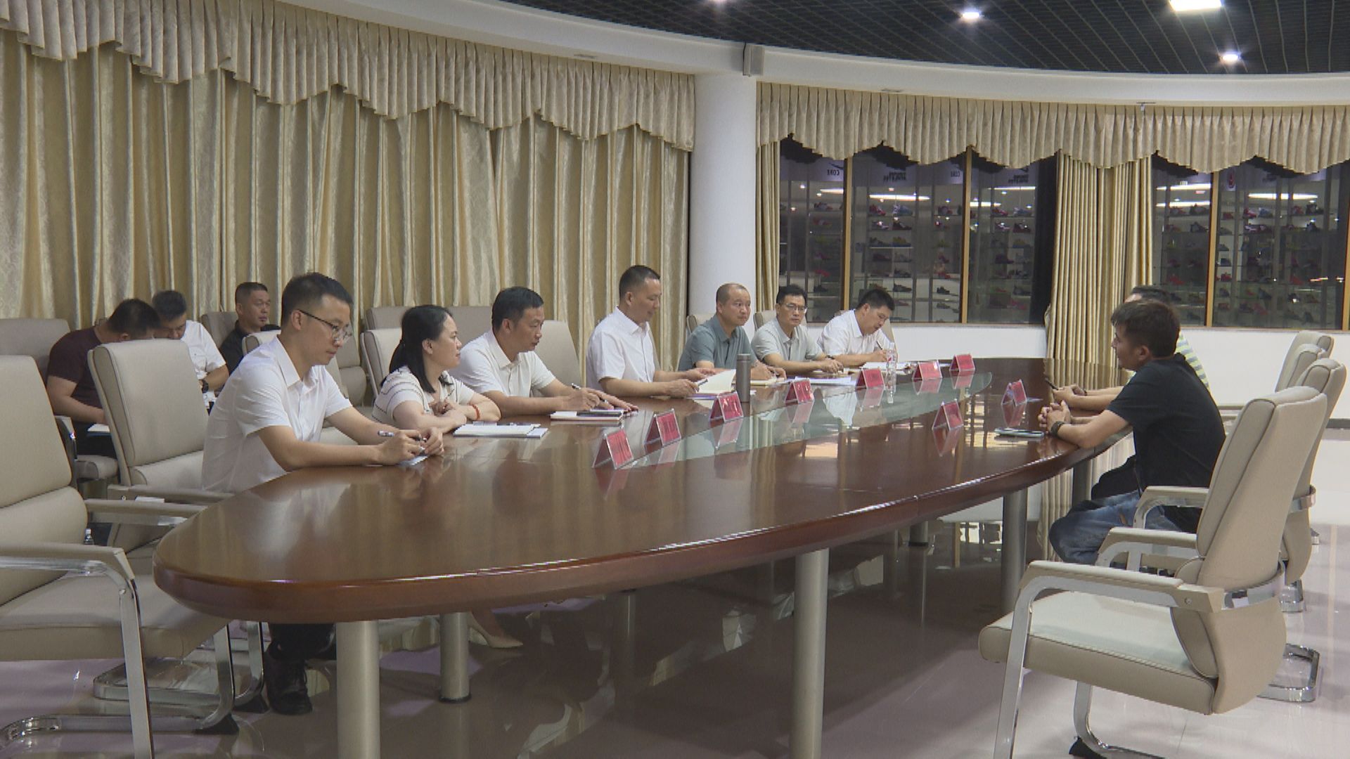 向子顺夜访企业-1.jpg