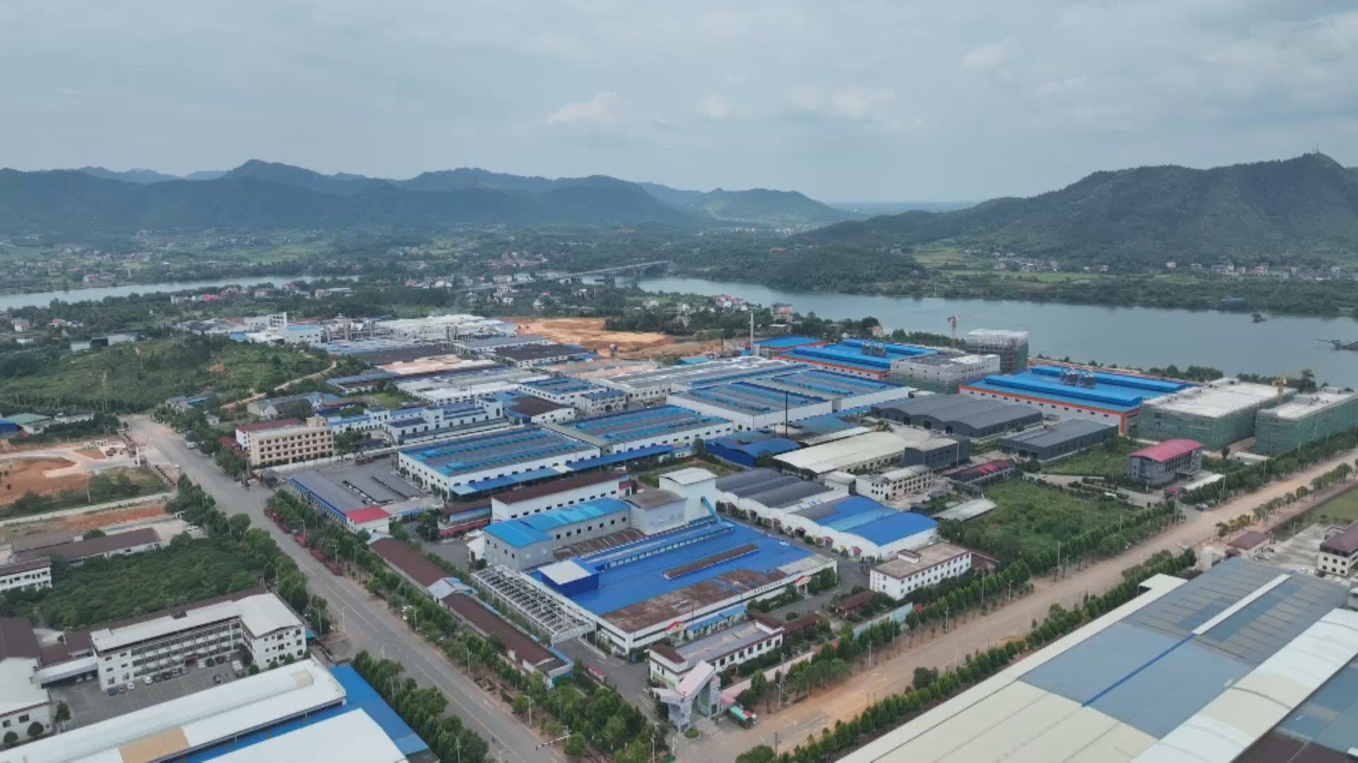 陆帆雨具-3.jpg 陆帆雨具-3.jpg