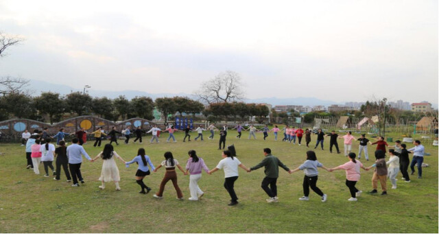 蓝山县行政审批服务局:凝聚“她力量” 奋进新征程