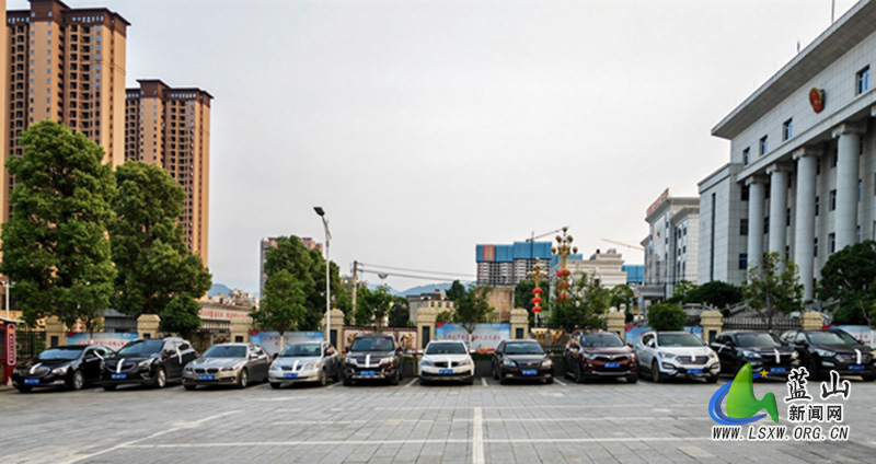 扣押车辆20余台!蓝山县人民法院执行成效初显2.jpg 扣押车辆20余台!蓝山县人民法院执行成效初显2.jpg