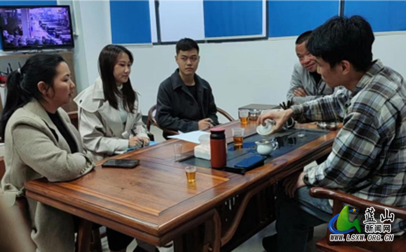 蓝山县组团上门送服务 助企出海抢订单.jpg 蓝山县组团上门送服务 助企出海抢订单.jpg