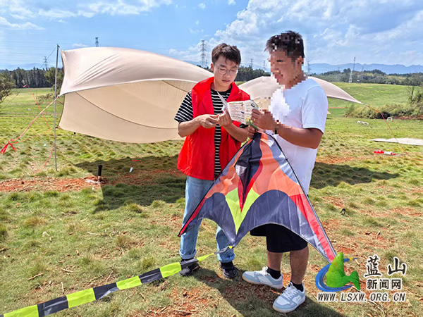 风筝线牵起家国梦，禁毒心筑牢防护墙——蓝山县首届大型风筝节暨禁毒宣传活动.jpg