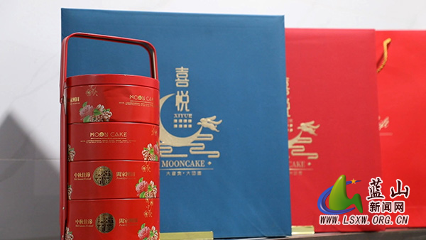我县中秋月将圆 月饼赶制忙1.jpg