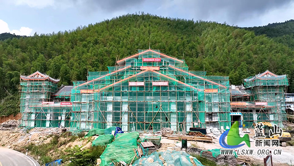 我县国庆施工不停步 重点项目跑出“加速度”.jpg
