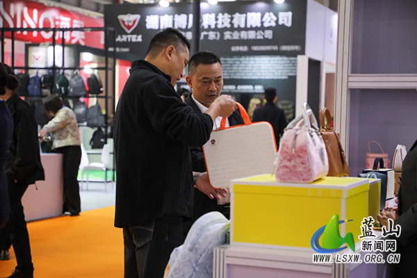 第五届永州•蓝山国际皮具箱包博览会启幕3.jpg 第五届永州•蓝山国际皮具箱包博览会启幕3.jpg