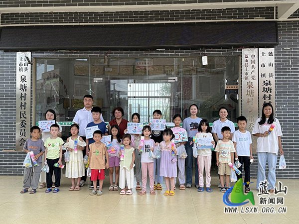 土市镇泉塘村开展“暑期儿童关爱宣讲”活动2.jpg 土市镇泉塘村开展“暑期儿童关爱宣讲”活动2.jpg