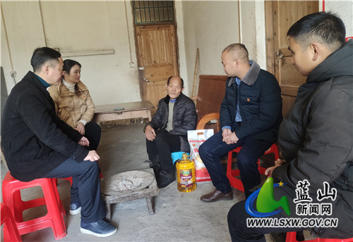 将温暖送到群众家1.jpg 将温暖送到群众家1.jpg