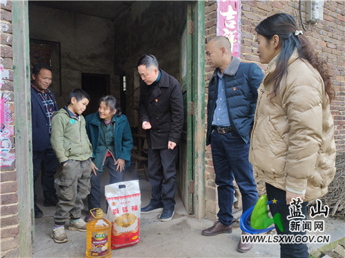 将温暖送到群众家0.jpg 将温暖送到群众家0.jpg