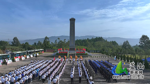 我县举行2025年烈士纪念日向烈士敬献花篮仪式活动1.jpg 我县举行2025年烈士纪念日向烈士敬献花篮仪式活动1.jpg