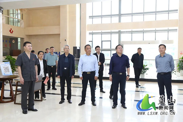 省人大调研组走进蓝山县人民法院开展“八五”普法和法治宣传工作调研.jpg 省人大调研组走进蓝山县人民法院开展“八五”普法和法治宣传工作调研.jpg