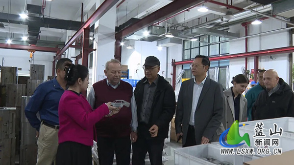 匈牙利、波兰客商来蓝开展园区考察交流_1.jpg 匈牙利、波兰客商来蓝开展园区考察交流_1.jpg