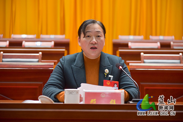 我县召开两会中共党员会议2.jpg 我县召开两会中共党员会议2.jpg