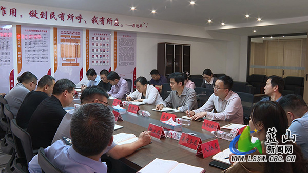 邓群：政企同心破难题 共促企业稳发展.jpg