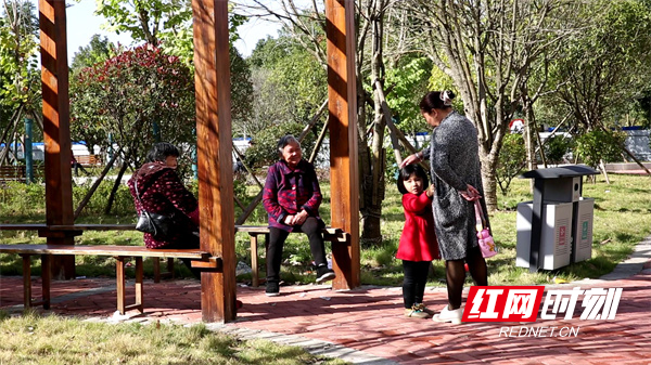 (文明创建)冷水滩:小游园承载“大幸福”1.jpg (文明创建)冷水滩:小游园承载“大幸福”1.jpg