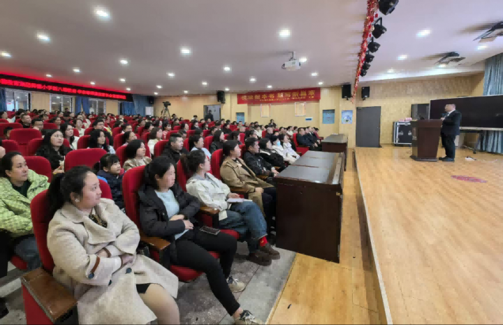 冷水滩区舜德小学：家校云端相聚 共育德育之花