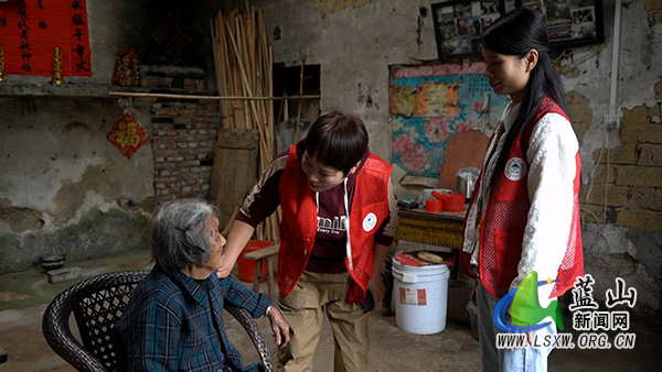 祠堂圩镇虎溪村：高龄补贴惠民生 暖心守护“夕阳红”.jpg