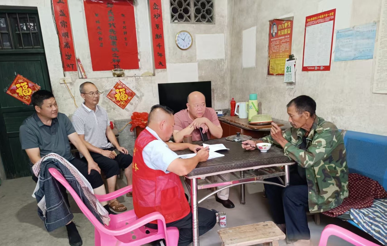 7.25-精准走访织密监测网 实干帮扶筑牢振兴基2.jpg