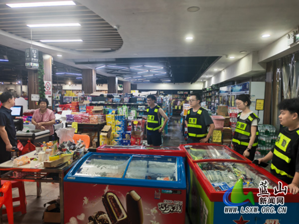 大桥瑶族乡：夜巡常态化，守护千万家.jpg