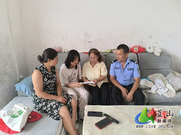 浆洞瑶族乡开展“全民禁毒 共建平安”主题宣传活动.jpg