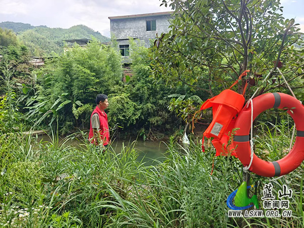 浆洞瑶族乡督查防溺水工作，全方位筑牢安全防线.jpg