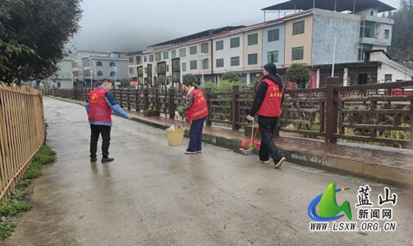 浆洞瑶族乡组织各村开展节后人居环境整治主题党日活动.jpg 浆洞瑶族乡组织各村开展节后人居环境整治主题党日活动.jpg