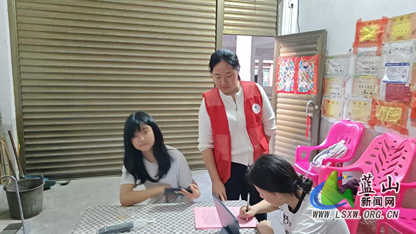 浆洞瑶族乡开展“利剑护蕾”专项行动.jpg