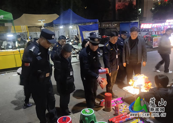 蓝山县多措并举开展禁限燃放烟花爆竹专项行动.jpg 蓝山县多措并举开展禁限燃放烟花爆竹专项行动.jpg