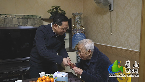 龙向洋开展春节前走访慰问.jpg 龙向洋开展春节前走访慰问.jpg