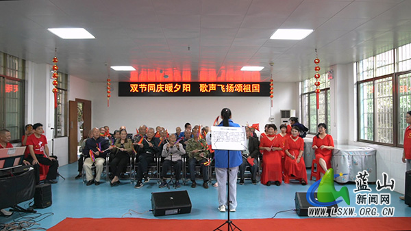 县民政局：汇演走进福利院 同庆“双节”展笑颜.jpg