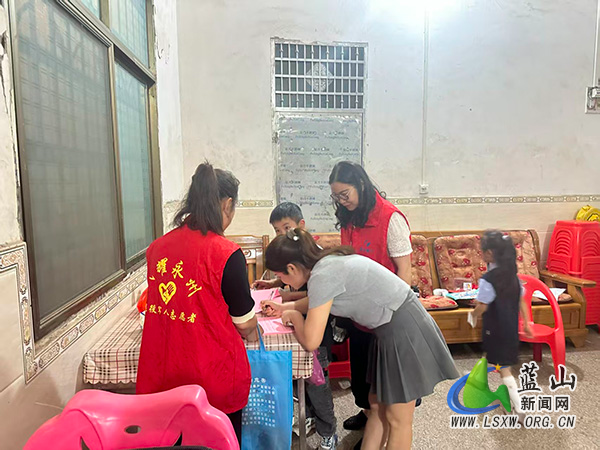 楠市镇多措并举开展移风易俗宣传活动.jpg