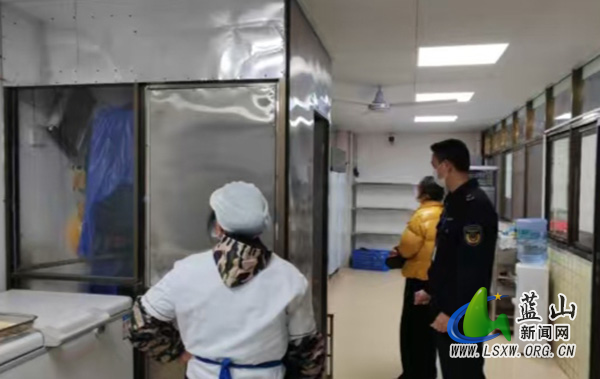 蓝山县市场监督管理局助力四完小守护“舌尖安全”.jpg 蓝山县市场监督管理局助力四完小守护“舌尖安全”.jpg