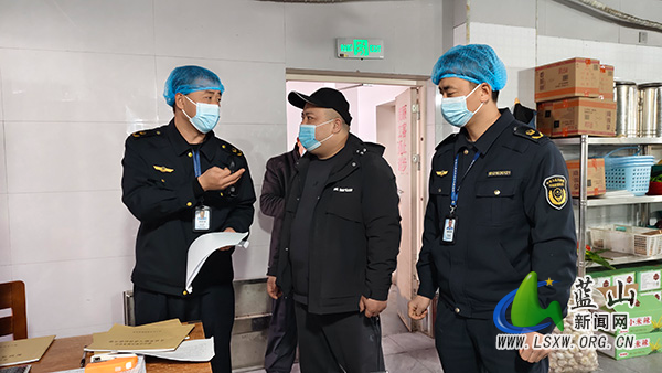 【新春走基层】蓝山县市场监管不断档   全力守护春节食品安全.jpg