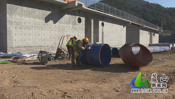 我县加快三蓝水厂建设 推动城乡供水一体化2.jpg 我县加快三蓝水厂建设 推动城乡供水一体化2.jpg