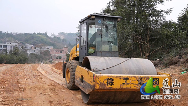 蓝山县太平圩镇:交通赋能乡村美 公路提质民生暖.jpg 蓝山县太平圩镇:交通赋能乡村美 公路提质民生暖.jpg