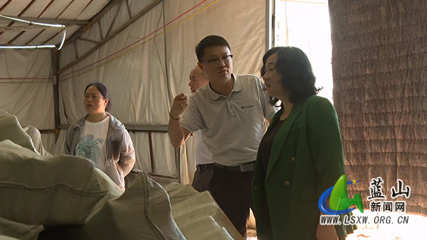 邓群到土市镇调研农业生产、乡村振兴等工作.jpg 邓群到土市镇调研农业生产、乡村振兴等工作.jpg