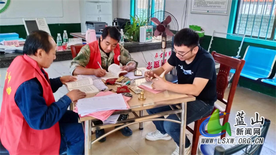 邓年春.jpg 邓年春.jpg