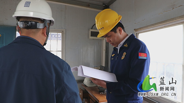 我县开展高层消防检查 筑牢群众安全屏障.jpg 我县开展高层消防检查 筑牢群众安全屏障.jpg