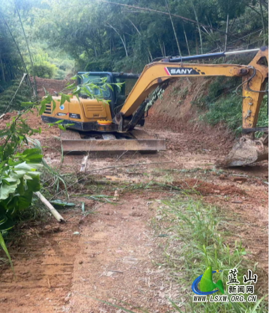 县供电公司:老旧设备“焕芯”升级 筑牢冬季供电“安全堤”.png 县供电公司:老旧设备“焕芯”升级 筑牢冬季供电“安全堤”.png