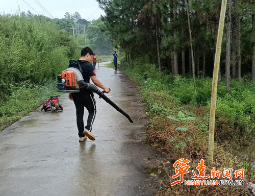 宁远县柏家坪镇：提升环境“颜值”  扮靓乡村“色彩”2_副本_副本500.jpg