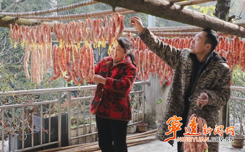 宁远:腊味飘香庆新年_副本500.jpg 宁远:腊味飘香庆新年_副本500.jpg