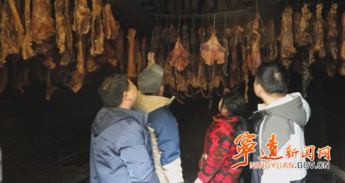 宁远:腊味飘香庆新年2_副本500.jpg 宁远:腊味飘香庆新年2_副本500.jpg
