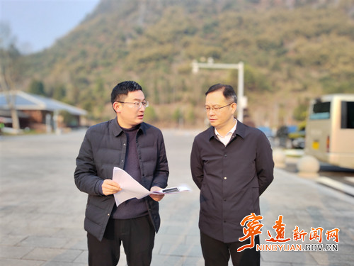 毛政调研九嶷山景区创建国家5A旅游景区工作_副本500.jpg 毛政调研九嶷山景区创建国家5A旅游景区工作_副本500.jpg