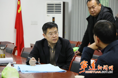 胡勇刚以“四不两直”方式深入九嶷山景区调研督导5A级旅游景区创建工作_副500.jpg 胡勇刚以“四不两直”方式深入九嶷山景区调研督导5A级旅游景区创建工作_副500.jpg