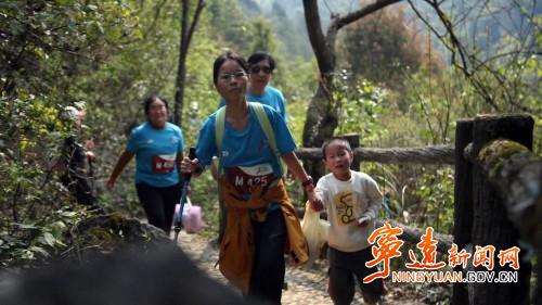 宁远:登娥皇峰 览九嶷风光2_副本500.jpg 宁远:登娥皇峰 览九嶷风光2_副本500.jpg