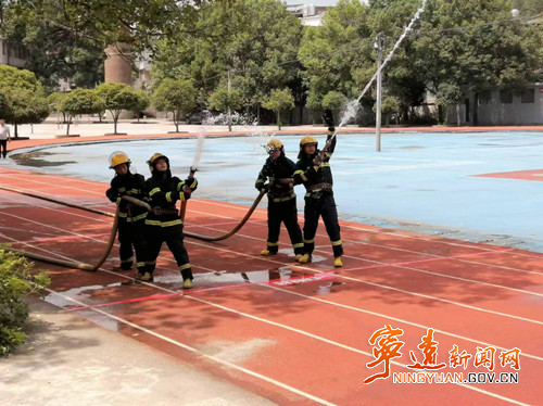 宁远:应急比武强技能 提升救援战斗力_副本500.jpg 宁远:应急比武强技能 提升救援战斗力_副本500.jpg