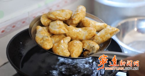 宁远:传统美食点亮乡村振兴路2_副本500.jpg 宁远:传统美食点亮乡村振兴路2_副本500.jpg