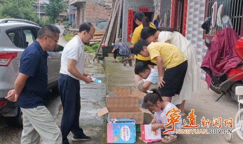 宁远县桐木漯瑶族乡:书香伴暑假_副本500.jpg 宁远县桐木漯瑶族乡:书香伴暑假_副本500.jpg