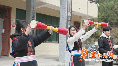 宁远：瑶山童心跳动千年韵律2_副本500.jpg