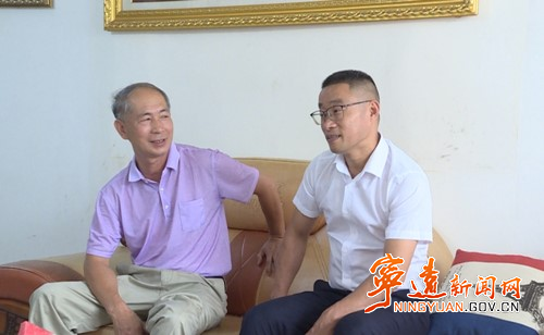 宁远:杨友忠开展“八一”走访慰问_副本500.jpg 宁远:杨友忠开展“八一”走访慰问_副本500.jpg