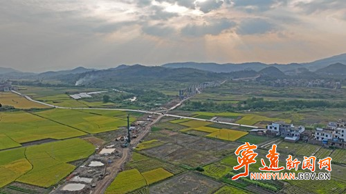 宁远:桂新高速公路项目稳步推进2_副本500.jpg 宁远:桂新高速公路项目稳步推进2_副本500.jpg